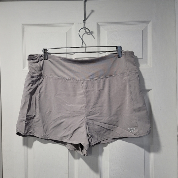 NWT Reebok Harmony Vector Highrise Gym Shorts Women's Size XXL in Silver . - Picture 1 of 11